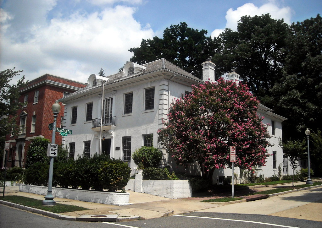 Suburban neighborhood homes showcasing community property management services